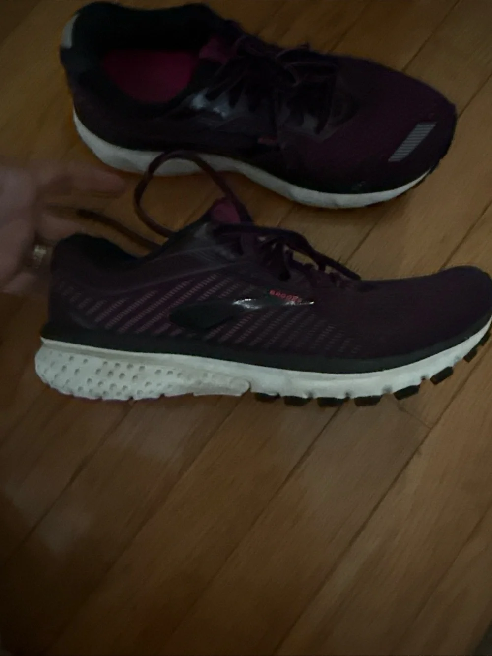 Brooks Ghost 12 Women's Running Shoes in Plum and White